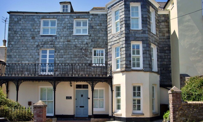 Kingsand House | Beautiful villa for 12 guests with WIFI, TV and pets allowed