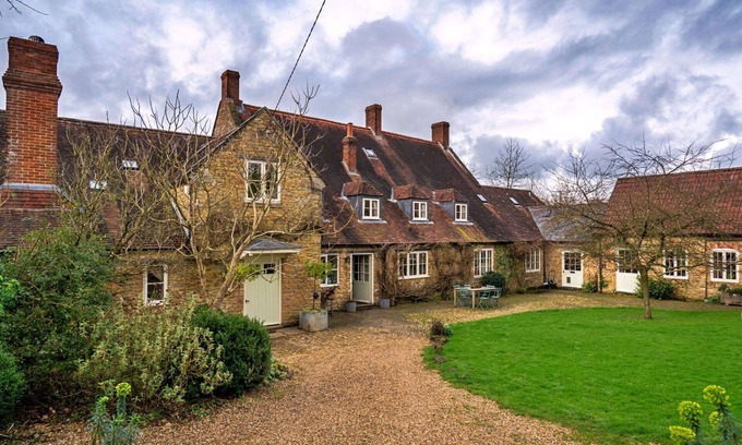 Wincanton House | Beautiful villa for 16 people with WIFI, terrace and pets allowed