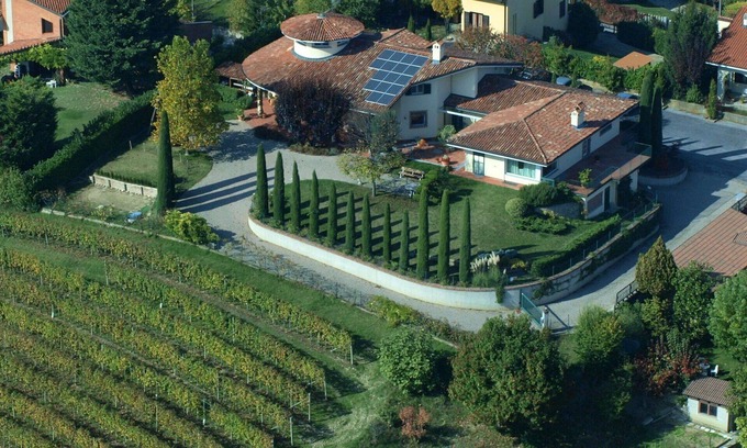 Barolo House | Beautiful villa for 4 guests with WIFI, TV, terrace and panoramic view