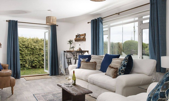 Penzance House | Beautiful villa for 6 guests with WIFI, terrace and pets allowed