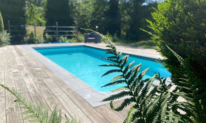 Attignat-Oncin Villa | Beautiful Villa with Pool and Lake View