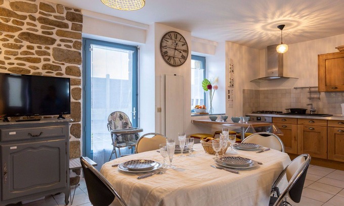 Saint-Coulomb House | Beautiful villa for 4 people with WIFI, TV and terrace