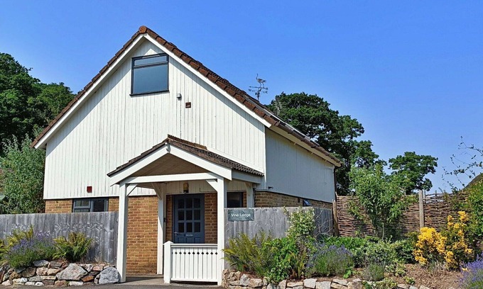 Liverton House | Beautiful villa for 6 guests with pool, WIFI