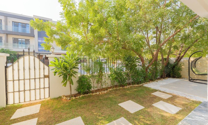 Dubai Villa | Beautiful villa with beautiful space for family and suitable for holding parties