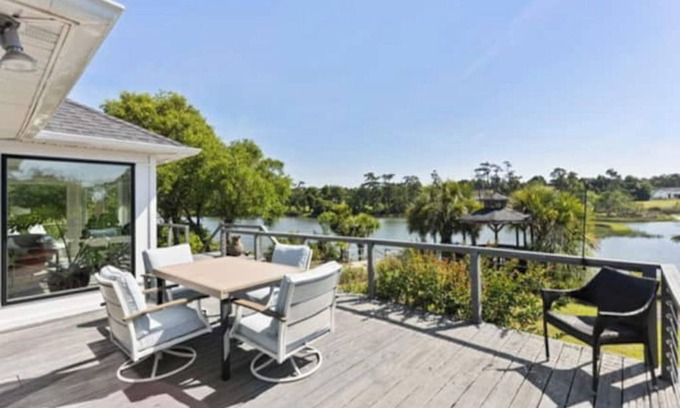 Hampstead House | Beautiful waterfront house located in Hampstead, NC