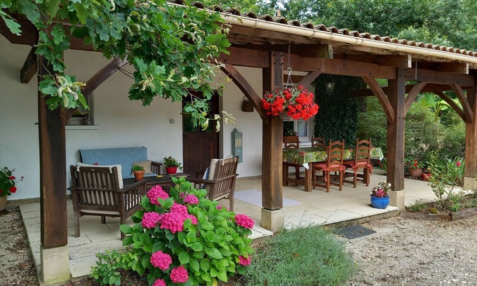 Beaupouyet House | Beautiful Woodland Retreat.