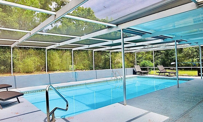 Ocala House | Beautifull 4 bedroom home complete with couvered swimmng pool.