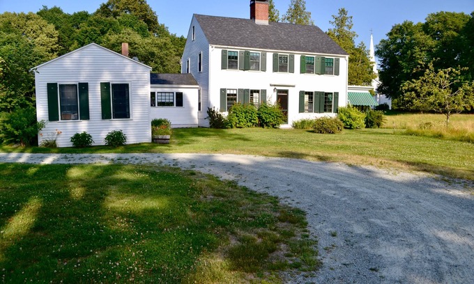 Somesville House | Beautifully Charming New England Home on Somes Pond & Acadia National Park