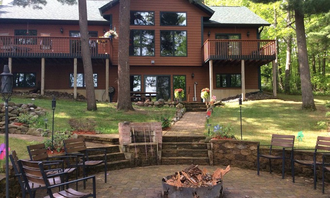 Hayward House | Beautifully Decorated, Clean Lake home. Surrounded by nature but close to town!
