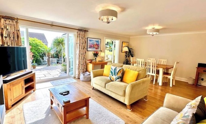 Brighton House | Beautifully presented 3 bed house above marina.