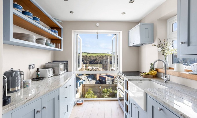 Fowey House | Beautifully presented coastal townhouse in central Fowey, panoramic river views