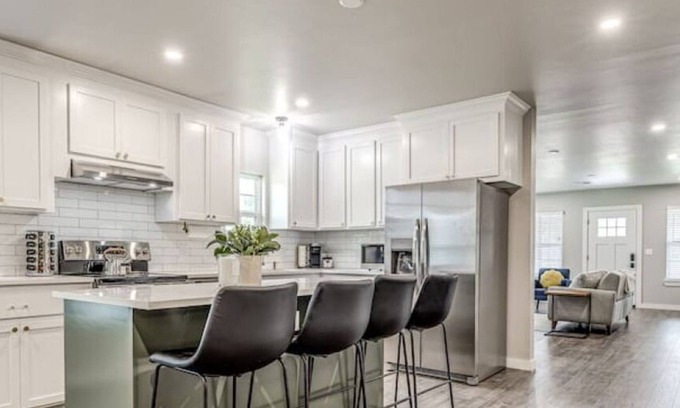 Central Oklahoma City House | Beautifully Remodeled 3B1.5B W/King Bed By OU Med