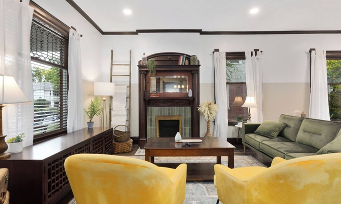 Southmoreland House | Beautifully Restored 100YR Old 4BD Near Plaza