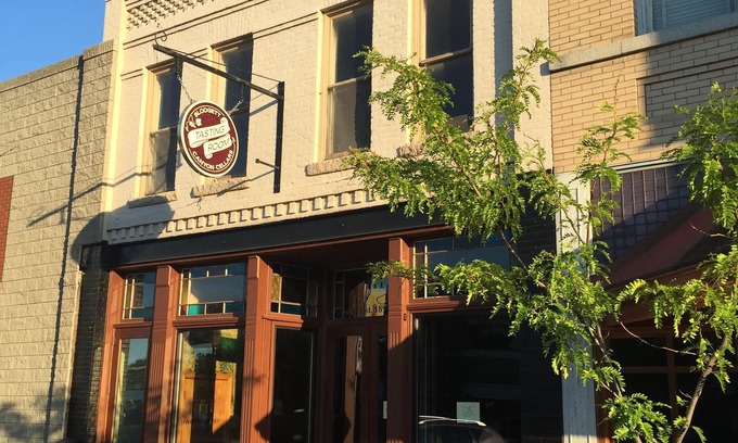 Hamilton Villa | Beautifully Restored house of pleasure on Main St above Ponderosa Wine Bar