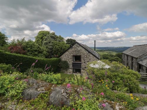 Newton Abbot House | Beckaford Cottage