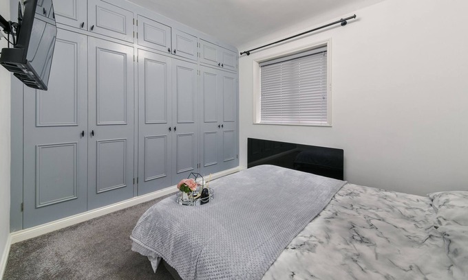 Downham House | Beckenham Palace - Self Check-in - Sleeps 4 - Free Parking - Trains to the City