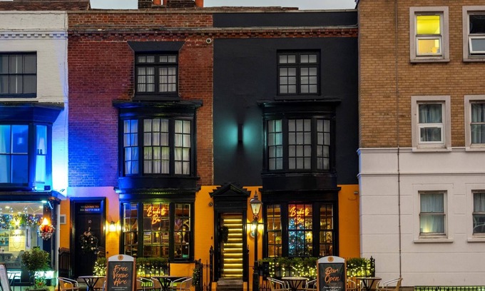 Portsmouth Bed & Breakfast | Becketts Southsea