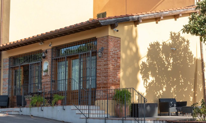 Poggio a Caiano House | Bed and Breakfast 'I Medici' with Private Terrace and Wi-Fi