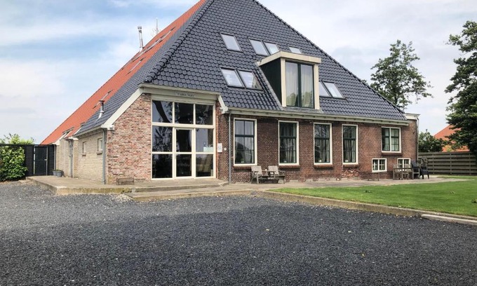 Follega Bed & Breakfast | Bed & Breakfast Ytsma State