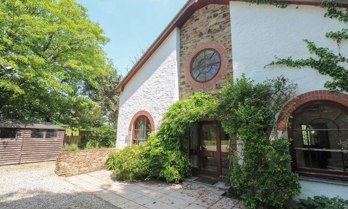 Truro Cottage | BEGGARS ROOST, pet friendly, with open fire in Penhallow