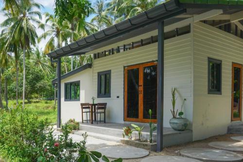 Wok Tum House | Behind the Temple Island Eco-Home 15min walk to Hin Kong Beach