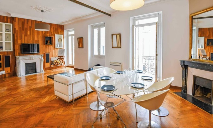 1st Arrondissement Apartment | Bel appart avec 3 ch et climatisation à St Charles