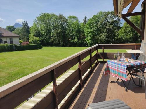 Menthon-Saint-Bernard Apartment | Bel appartement au calme à 5 minutes du village