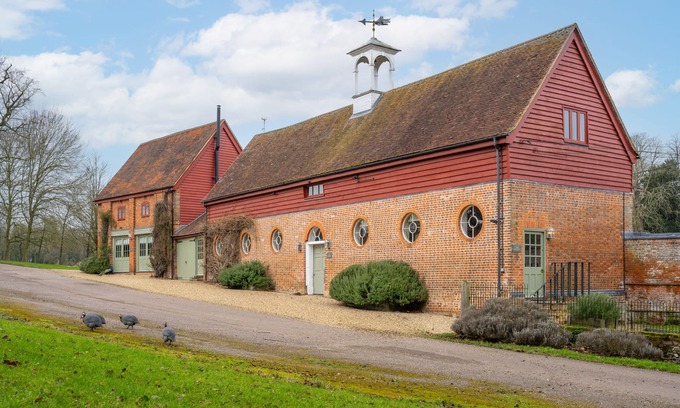 Sudbury Cottage | Belchamp Hall Hayloft and Stables, Belchamp Walter