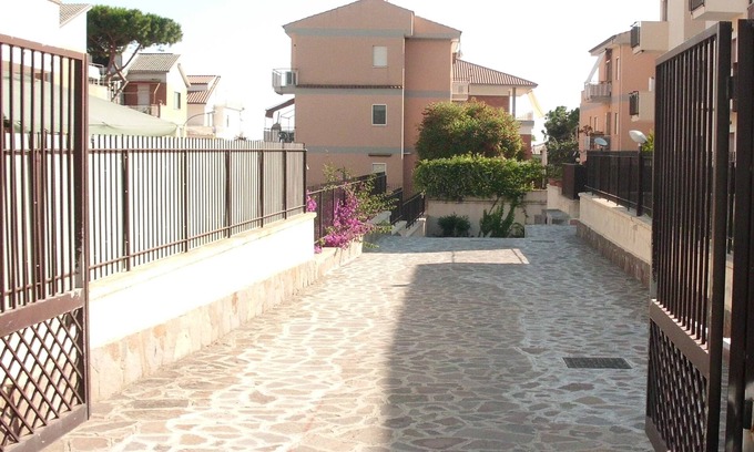 Sperlonga Apartment | Bell 'apartment with garden, near the sea