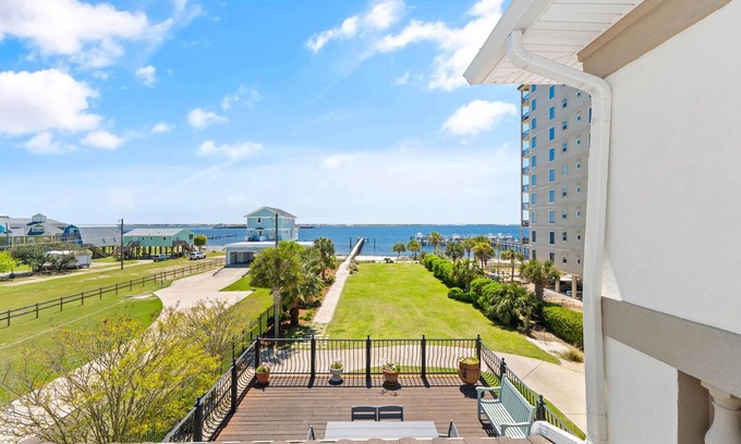 Ono Island House | Bella Villa Waterfront Suite- Water Views!