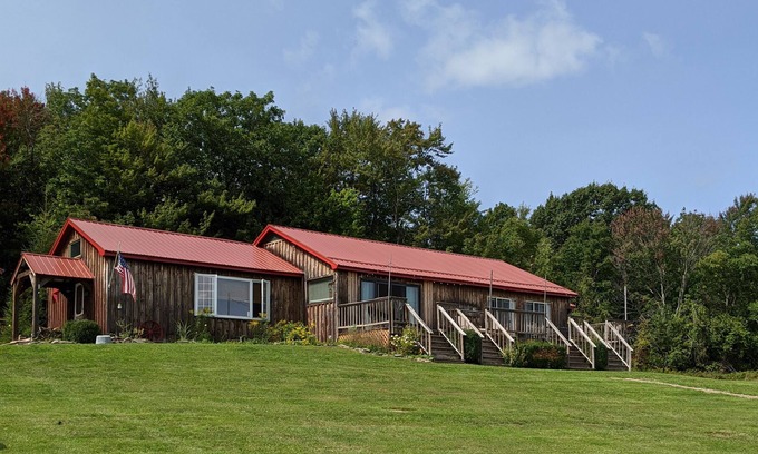 Gilboa House | "Bella Vista" Hillside Mountain Retreat