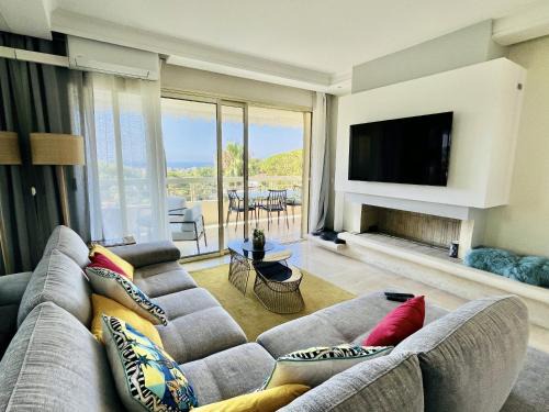 California - Pezou Apartment | Bella vista luxe 2 chambres