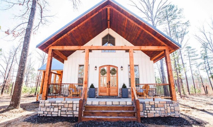 Smithville Cabin | BELLE ÂME CABIN w/queen bed