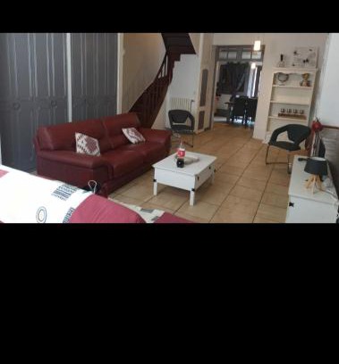 Le Chatelet House | Belle maison avec petit jardin et cour à 10mn du très beau lac de sidiailles.