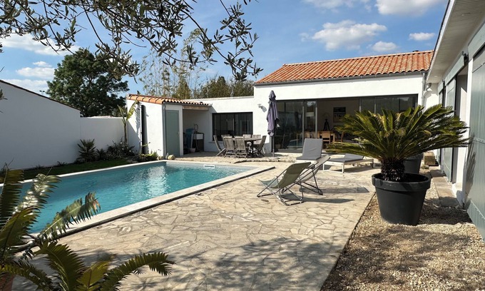 LHoumeau House | Belle Maison Lumineuse Avec Piscine Entre L'île de Ré et la Rochelle