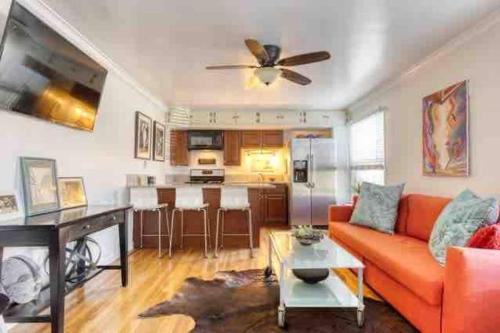 Belmont Shore Apartment | Belmont Shore Beach Bungalow, 2 min walk to town!