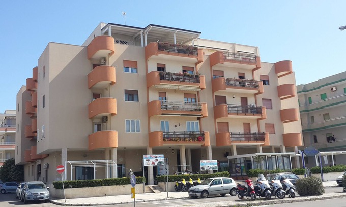 Gallipoli Apartment | Belvedere Palace Blue House
