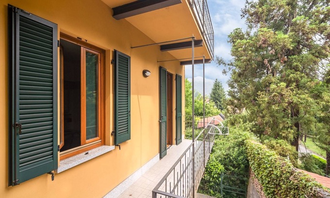 Meina Apartment | Belvilla by OYO Casa Cristina Meina Centro 4