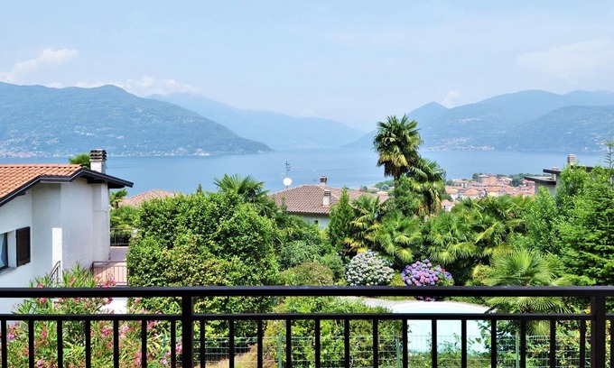 Germignaga House | Belvilla by OYO DEL03/1