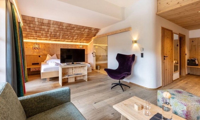 Haus House | "Bergquell" suite, separate WC and bath/shower (4-6 n.) - Nature and wellness hotel