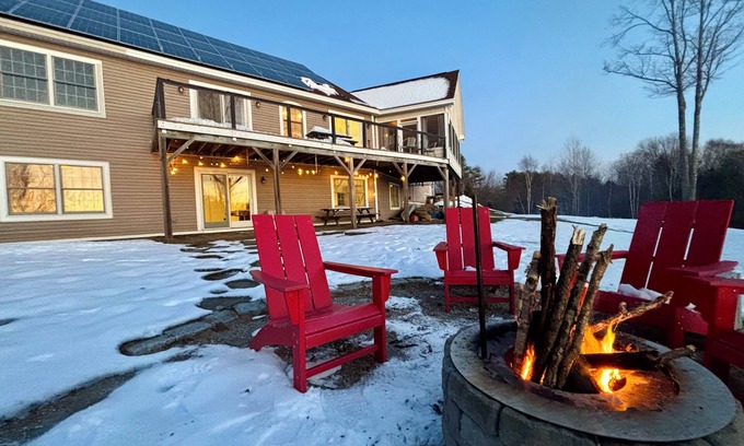 Guild House | Berry Mountain Lodge: Spacious 5-bedroom house close to skiing and Lake Sunapee