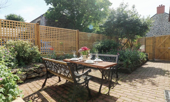 Mullion Cottage | BERT'S BARN, pet friendly, character holiday cottage in Mullion