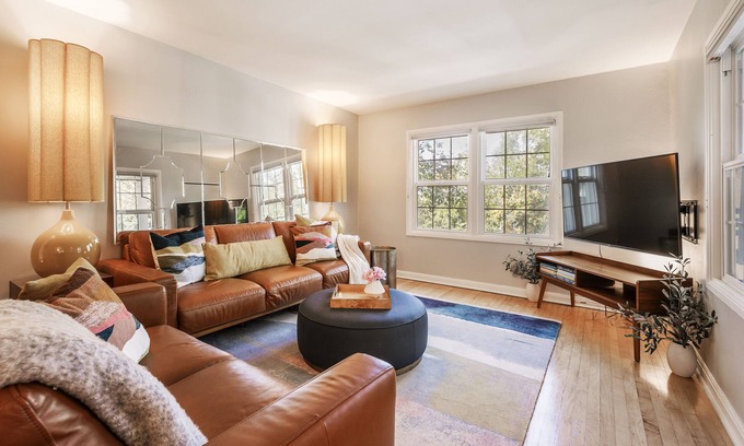 Downtown Salt Lake City House | BEST LOCATION DOWNTOWN, DESIGNER FURNISHINGS