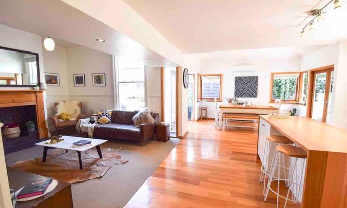 Glebe House | Best Location in Hobart! Luxury 4 bedroom with stunning views