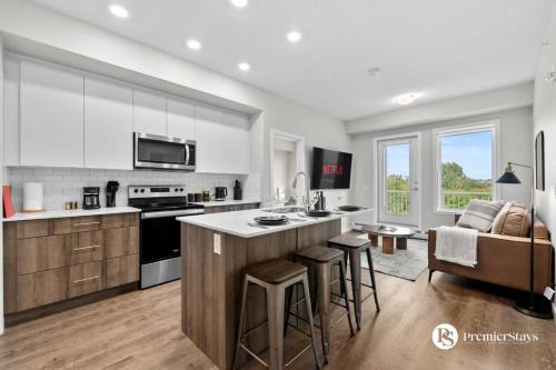 Inglewood House | Best Location Inglewood with 2 Bedrooms and Heated Underground Parking