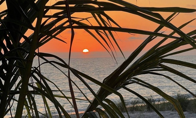 Englewood Cottage | Best Location on Manasota Key, Cottage Sleeps 3, Kayaks and Wi-Fi