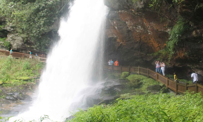 Franklin House | Best of Smokies - Riverfront, Waterfalls, Unforgetable - Got It All - DEAL!