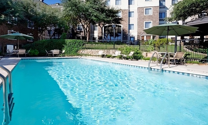 Gateway Hotel | Best Place to Stay in Austin! Free Breakfast, Outdoor Pool, Pets Allowed!