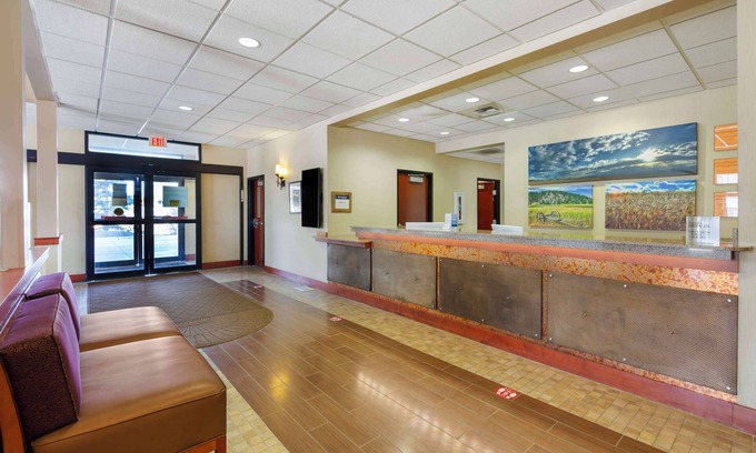 Sidney Hotel | Best Western Golden Prairie Inn & Suites