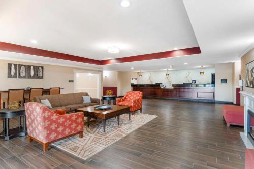 Burleson Hotel | Best Western Plus Burleson Inn & Suites